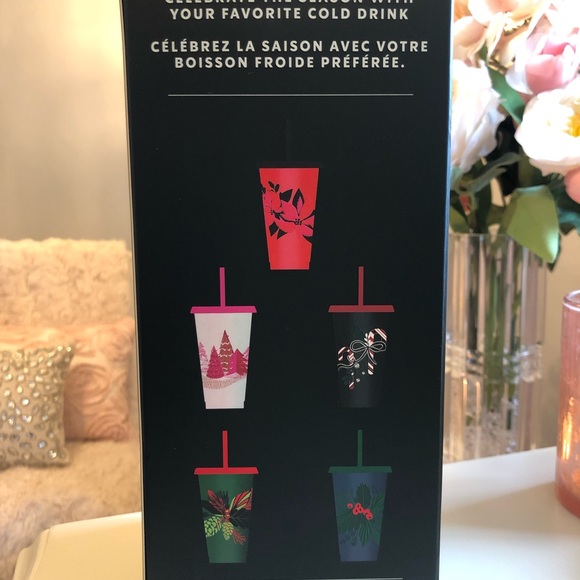 🎄NWT Starbucks Holiday 2021 Reusable 24 oz Cold Cups with Lids & Straws. Se… - Picture 2 of 5